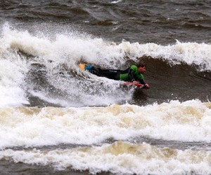 Москвичи узнали о камчатском серфинге